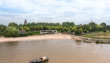 Artist-impressie-Beachclub-Buiten-de-Waterpoort_vogelvlucht_klein