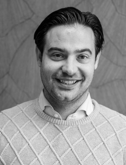 v1-20241206-045A8176