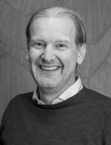 v1-20241127-045A6870